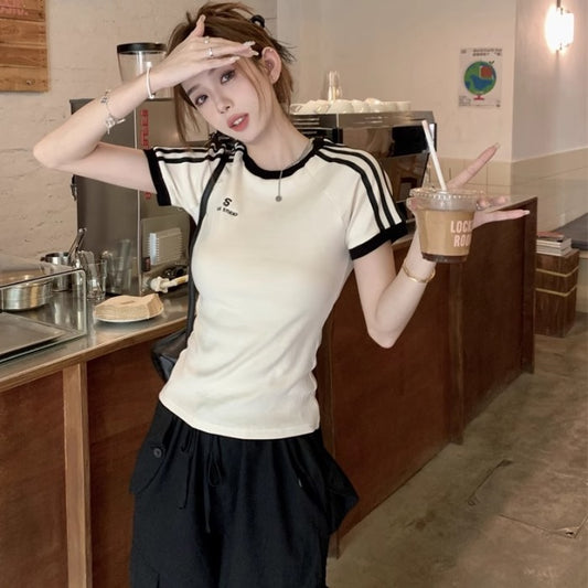 ライン クロップドTシャツ レディース 韓国 スポーツ タイトフィット ワンポイント ロゴ T