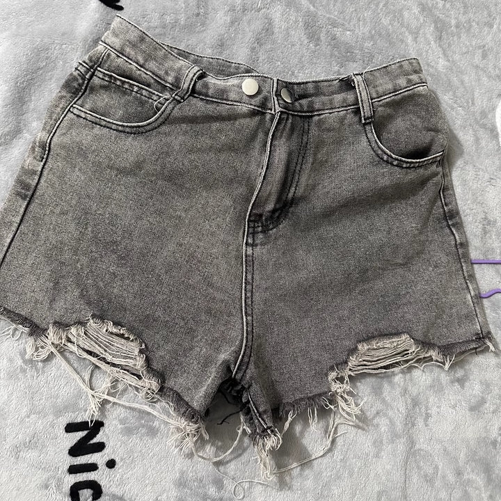 デニムショートパンツ レディース 韓国 ファッション クラッシュ加工 裾フレア アッシュカラー ダメージ加工