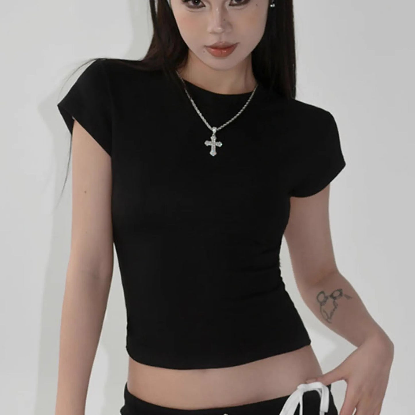 Tシャツ レディース タイト ストレッチ 韓国 ファッション 無地 シンプル クロップド フレンチスリーブ ショート T