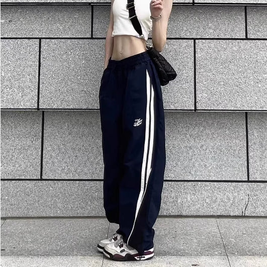 ライン スウェット ジャージ ワイドパンツ レディース 韓国 ファッション ワンポイント サイドライン ロゴ トレーニング スポーティ ストリート