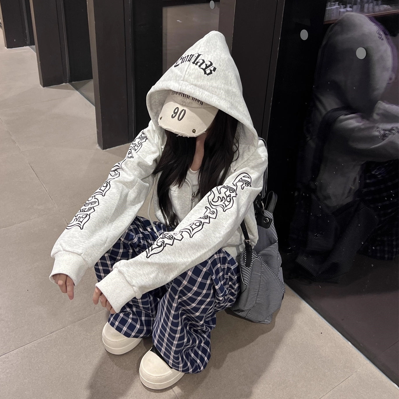 ロゴ パーカー レディース クロップド丈 韓国 ファッション フード 長袖 ロゴ プリント トップス フーディ