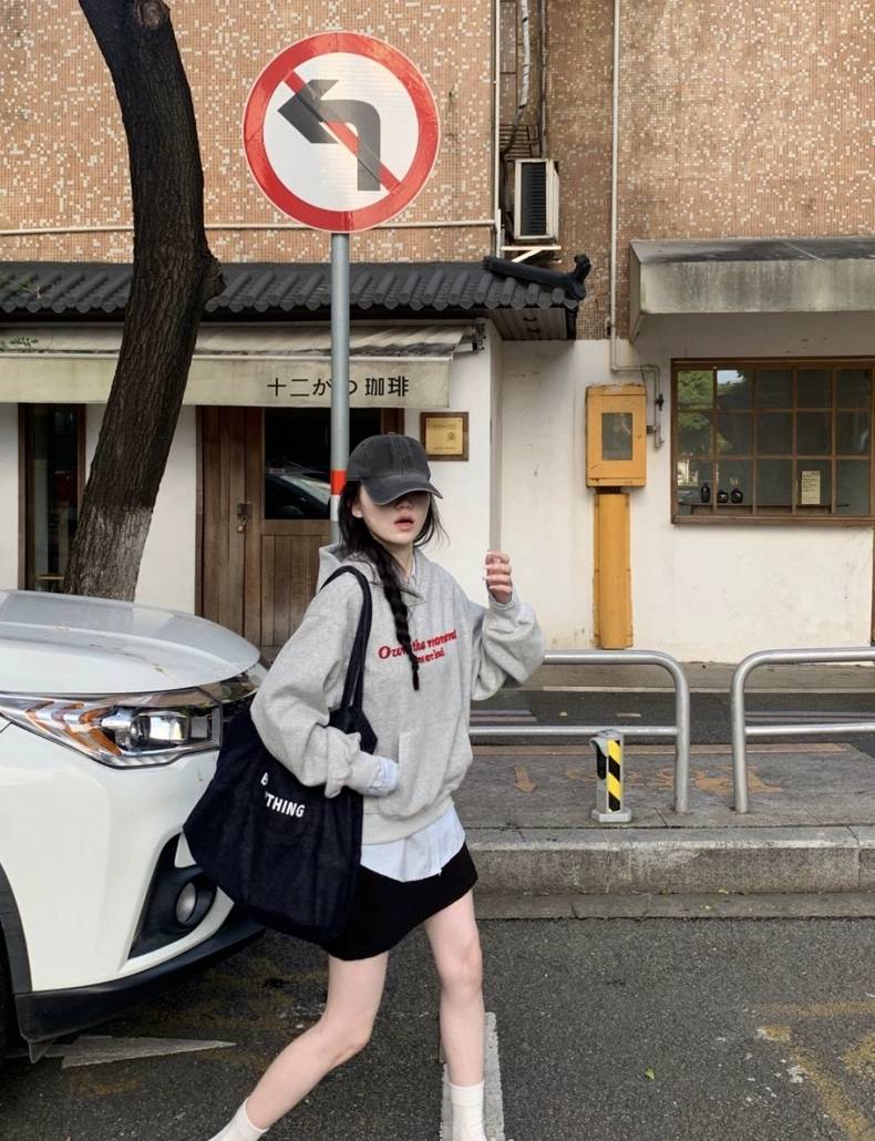 ロゴ パーカー レディース 韓国 ファッション フーディー グレー アメカジ