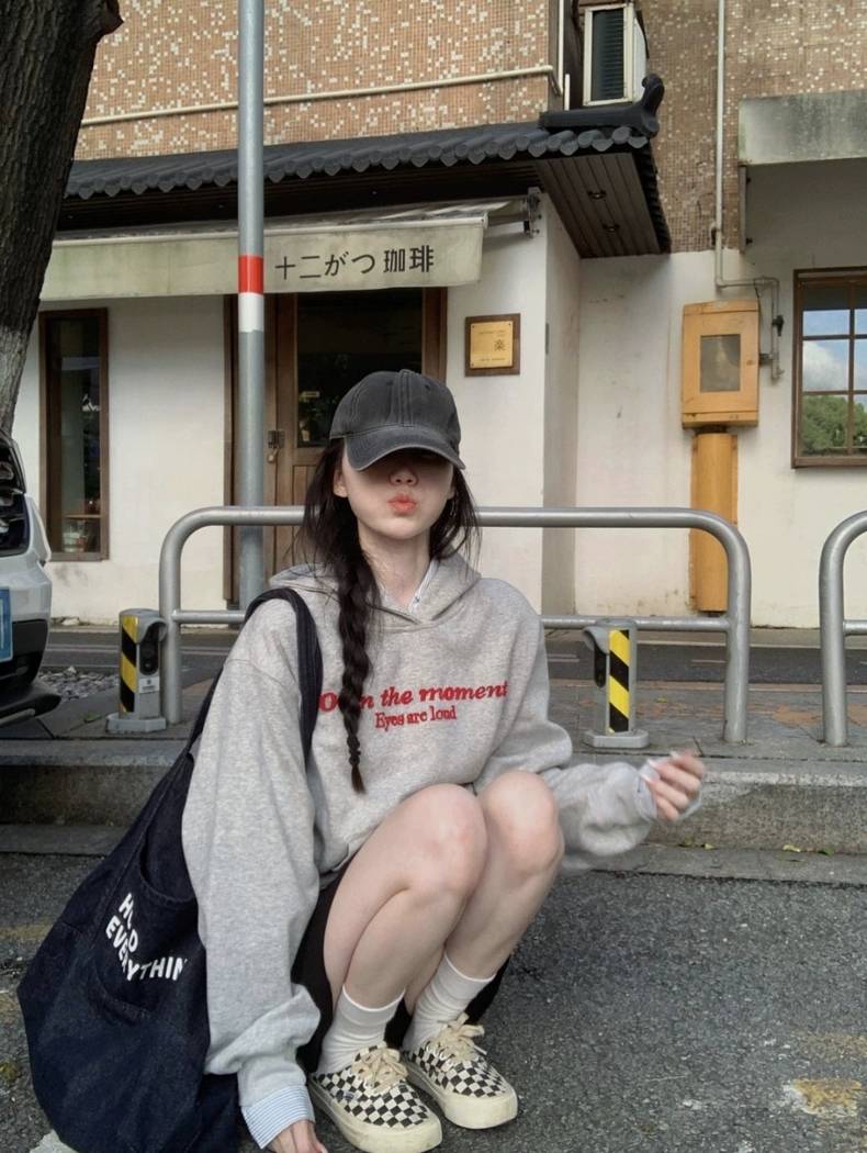 ロゴ パーカー レディース 韓国 ファッション フーディー グレー アメカジ