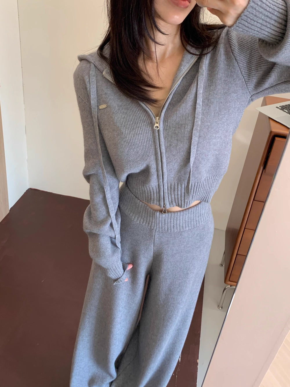 ニット セットアップ クロップド パーカー ワイドパンツ 韓国 ファッション 上下セット ショート丈 フード付きニット