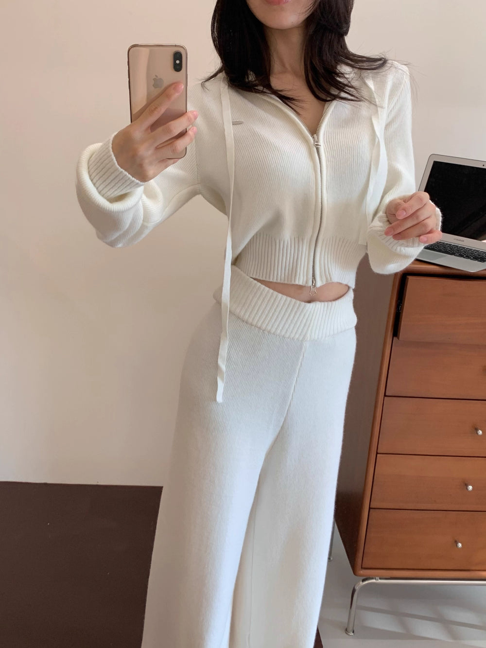 ニット セットアップ クロップド パーカー ワイドパンツ 韓国 ファッション 上下セット ショート丈 フード付きニット