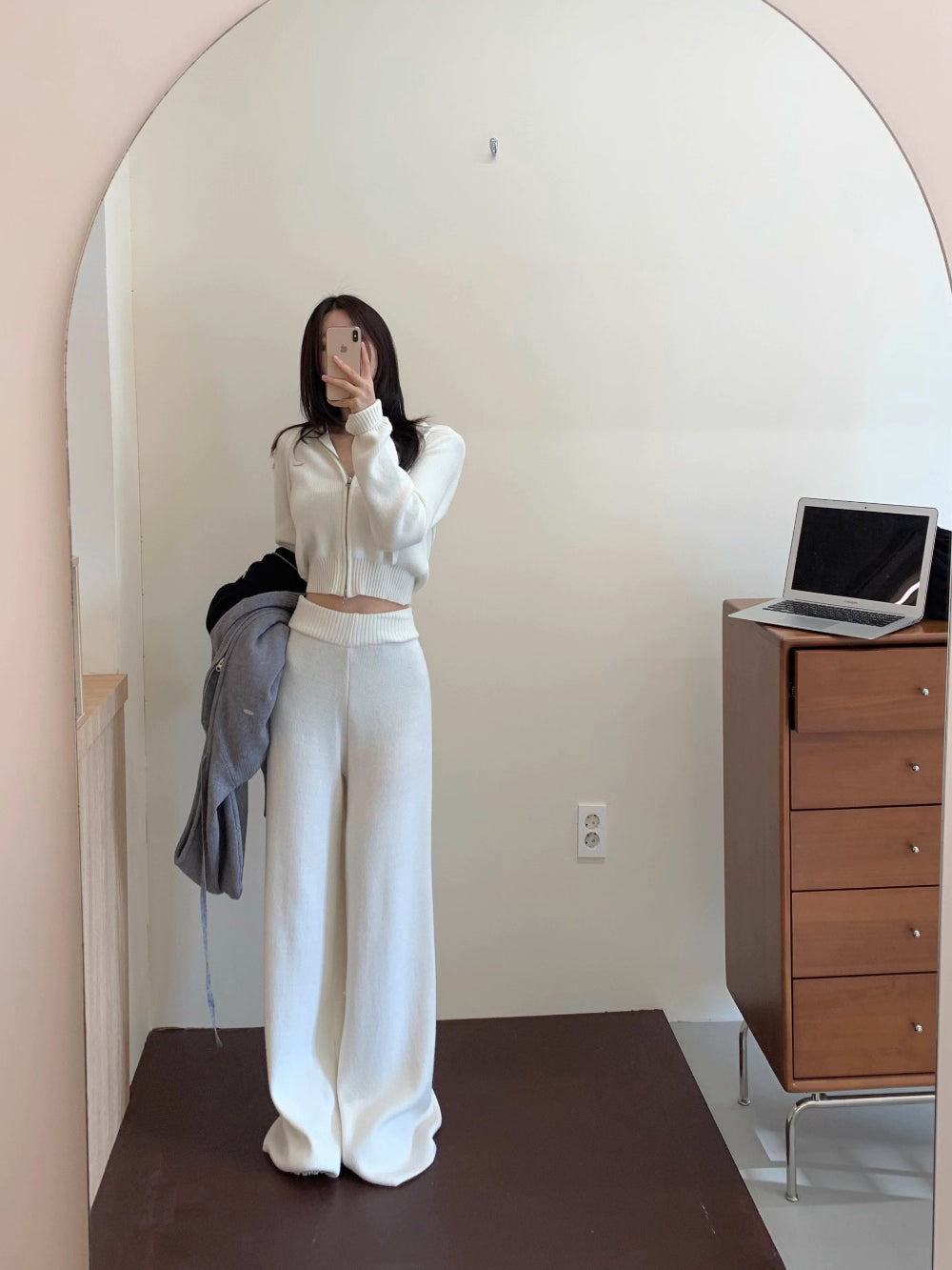 ニット セットアップ クロップド パーカー ワイドパンツ 韓国 ファッション 上下セット ショート丈 フード付きニット