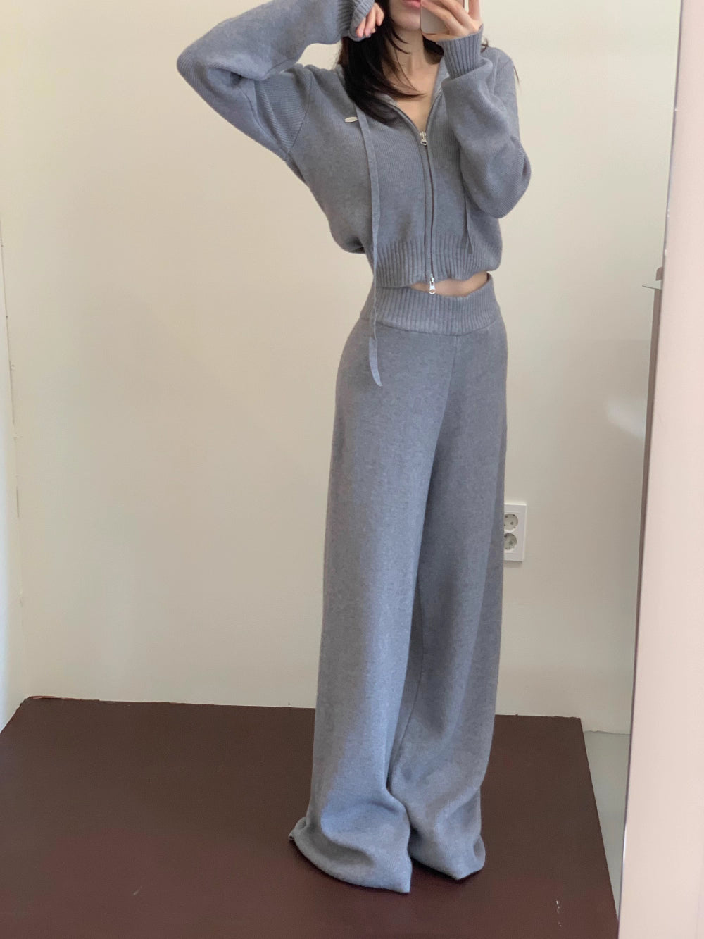 ニット セットアップ クロップド パーカー ワイドパンツ 韓国 ファッション 上下セット ショート丈 フード付きニット