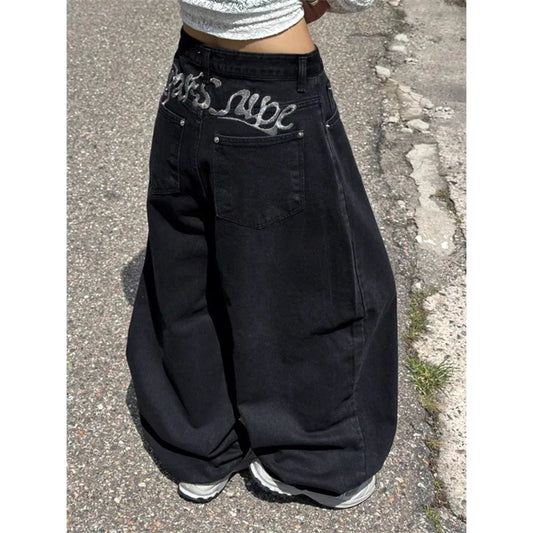 バックロゴ ワイド デニムパンツ ヴィンテージ 刺繍 ロゴ入り バルーンシルエット ジーンズ