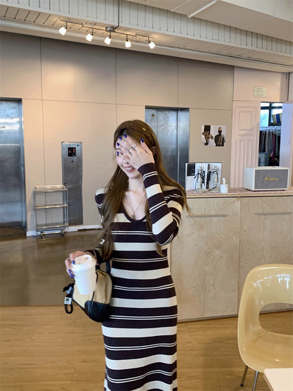 ニット ロングワンピース レディース 春 韓国 ファッション Uネック 細見え Aライン ロングワンピ
