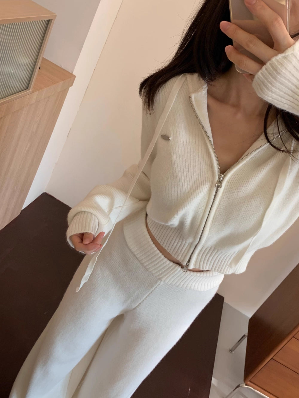 ニット セットアップ クロップド パーカー ワイドパンツ 韓国 ファッション 上下セット ショート丈 フード付きニット