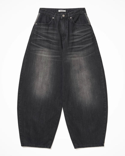 バックロゴ デニム パンツ レディース 韓国 ファッション バレルレッグ ジーンズ ロゴ バックロゴ ワイドパンツ カーブパンツ ブラックデニム アッシュデニム 黒デニム ヴィンテージ バルーン デニム