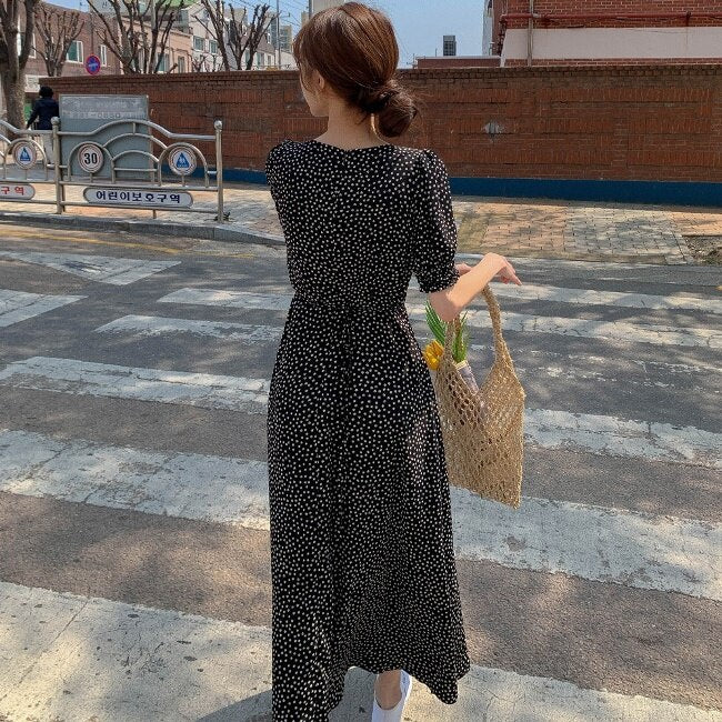 花柄 黒 ワンピース レディース 韓国 ファッション 夏 半袖 フレア ロングワンピース パフ袖